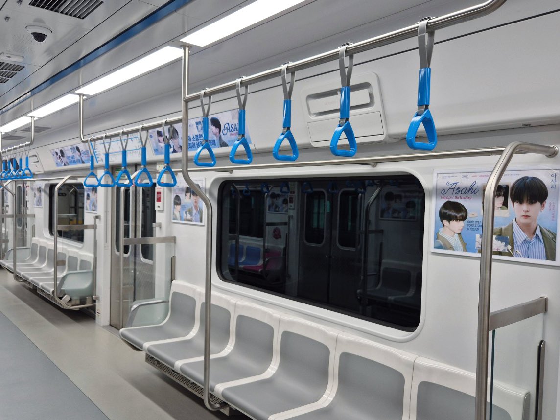 ASAHIBAR_CN's tweet photo. Asahi’s birthday exclusive subway train is up and running ahead of schedule 💕

🚄Train ID: 4122

There are several trains serving Seoul Metro Line 4 at the same time every day.
Make sure to look for train 4122 for your visit.👐🏻

#25thSummerWithASAHI
#アサヒ #아사히 #朝光 #ASAHI
#트레저 #TREASURE