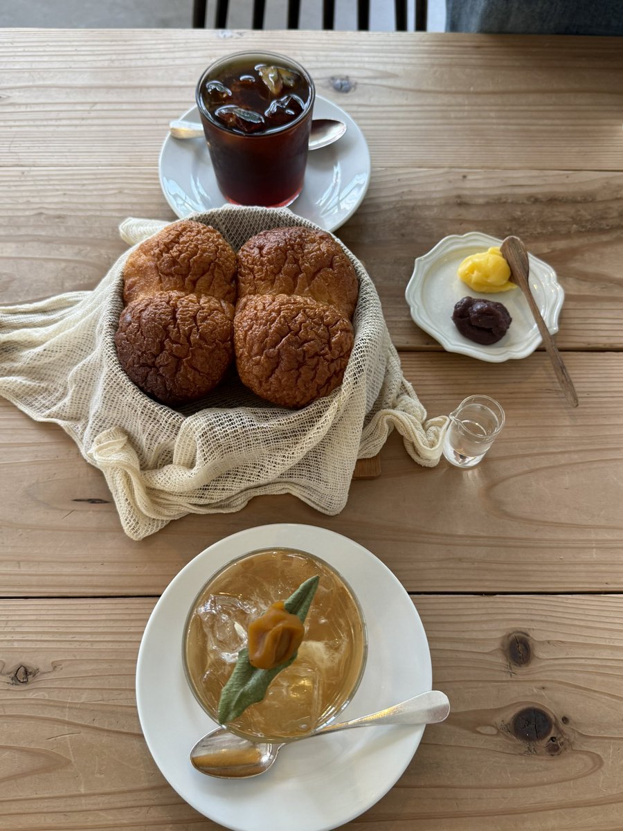 ribbonottub's tweet photo. 갓 나온 따끈한 식빵 최고 🍞 !! https://t.co/v6XC3D2DGr