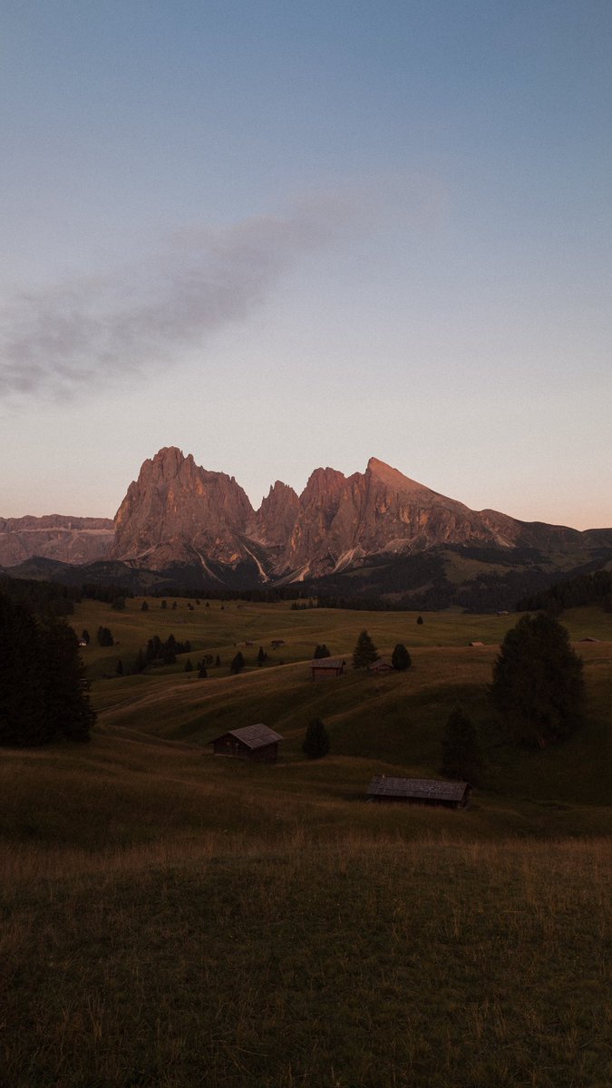 DylanCalluy's tweet photo. Same mountain, different mood, two days apart. This is why you go back. https://t.co/oIxh3PoEZQ