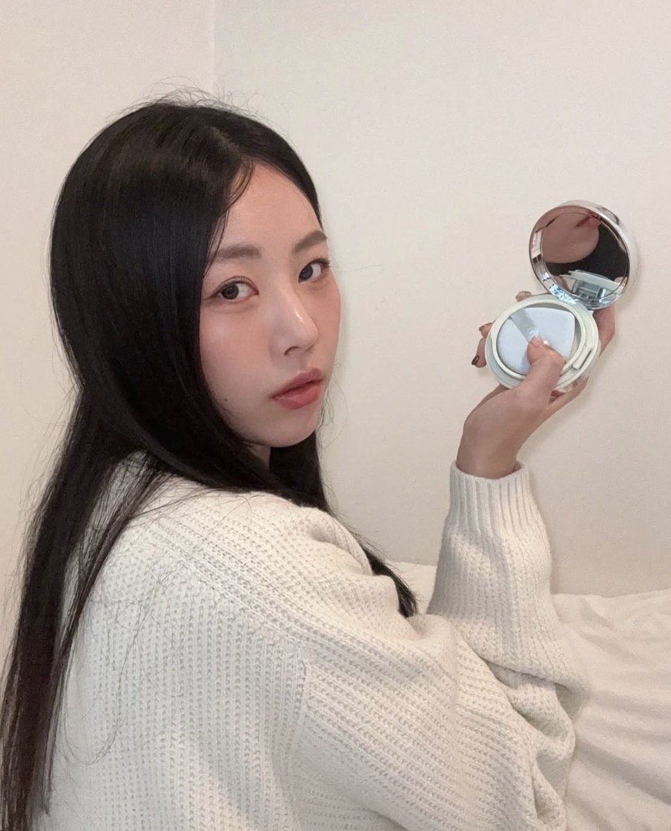 nugupromoter's tweet photo. Haebin

She's been working as a model for various brands and has also been active as an indie musician! https://t.co/Qsb8NEnmrJ