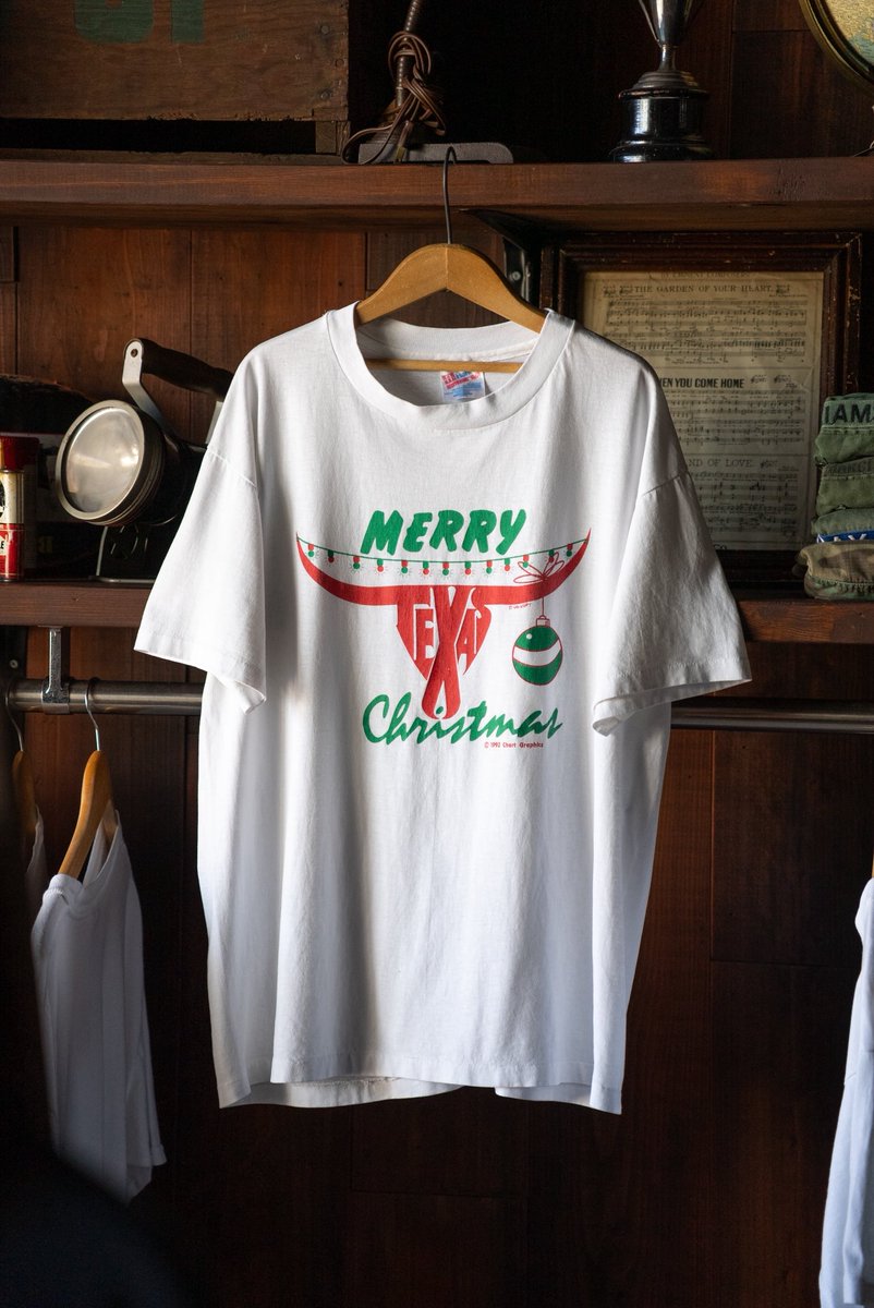 38CLOTHING's tweet photo. Theテキサスってデザイン
なんて事ない1枚ですが
アメリカの中でも州の香りが強く
デザインにしっかり反映されている
アメカジTee

peace https://t.co/dSPEkJ53uo