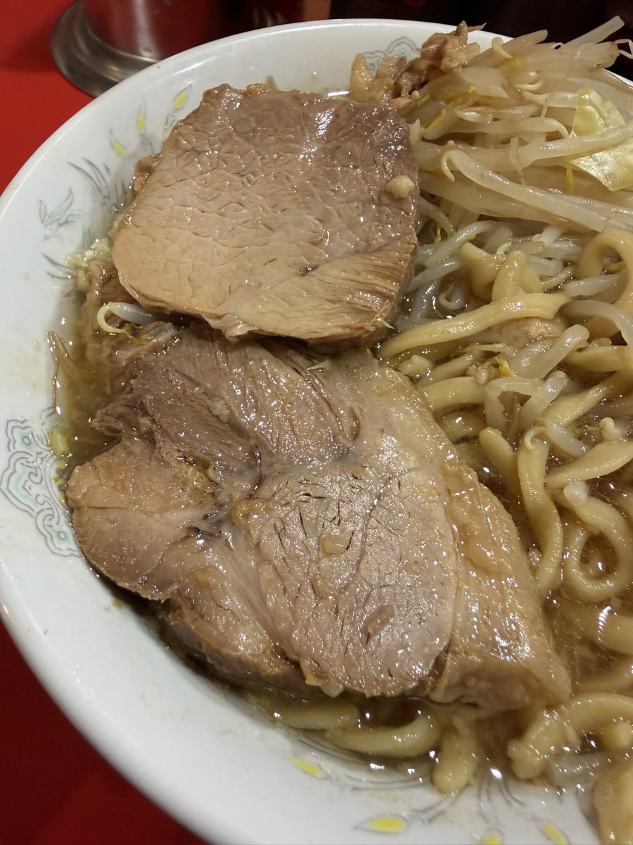 Legosw's tweet photo. 二郎 名古屋大曽根

小ラーメン
生卵

ヤサイニンニクアブラ

キリッと醤油の効いたスープにアブラが美味しい
最後、ゆかりも使ってみた https://t.co/3BmPdQrltN