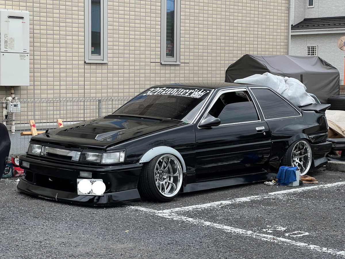 Roppongi_Health's tweet photo. メインカー
足車
部屋
人物

コーディネートとして逸脱しているのがメインカー側になるのなに https://t.co/H49cDuyRi0