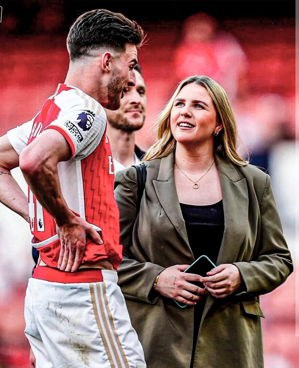 Afctells's tweet photo. 🚨Declan Rice Love story 

2017 — Lauren Fryer 🇬🇧 (18yo)
2018 — Lauren Fryer 🇬🇧 (19yo)
2019 — Lauren Fryer 🇬🇧 (20yo)
2020 — Lauren Fryer 🇬🇧 (21yo))
2022 — Lauren Fryer 🇬🇧 (23yo)... replied https://t.co/HzGtNyBXMi