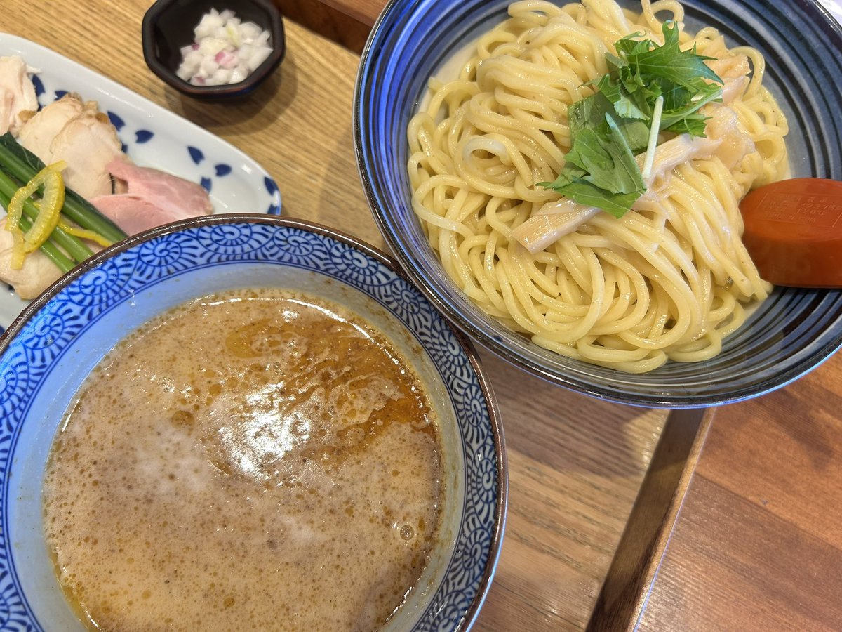 ttfluke_'s tweet photo. 健康診断後に食うつけ麺うめ〜 https://t.co/0J9EC2cmRt