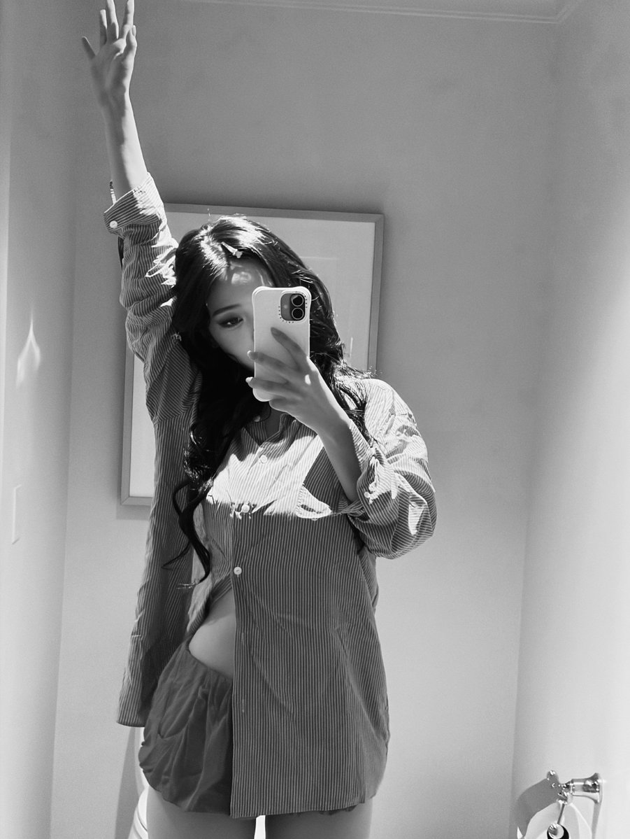 rosepheme's tweet photo. Borrowing yuyu's shirt. Apparently i'm on puppy-sitting duty today 🐕 https://t.co/M7rvJ3Z9Oo