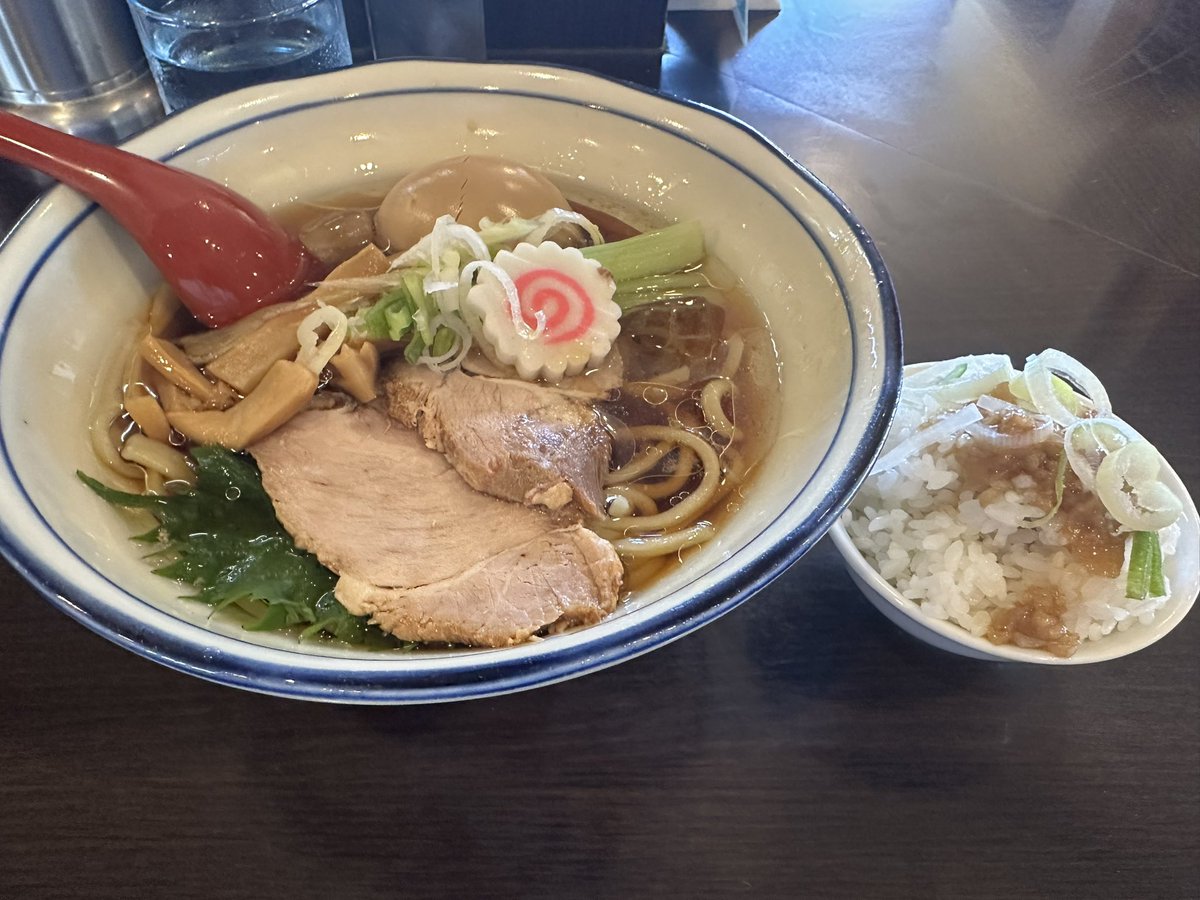 ryutinLosingo's tweet photo. 喰拳 @長岡市

冷た〜いそいがぁそば 味玉 アブライス

本日のサラメシ🍜

平静を取り戻した長岡市内ですね☺️

道の駅でカーポートに停めっぱなしだったアホンダラの姿はなく、ロピアの駐車場も9,900円かからず楽々と停められます

今日も美味しくいただきました🙏🏻 https://t.co/SK3eLpB3dH