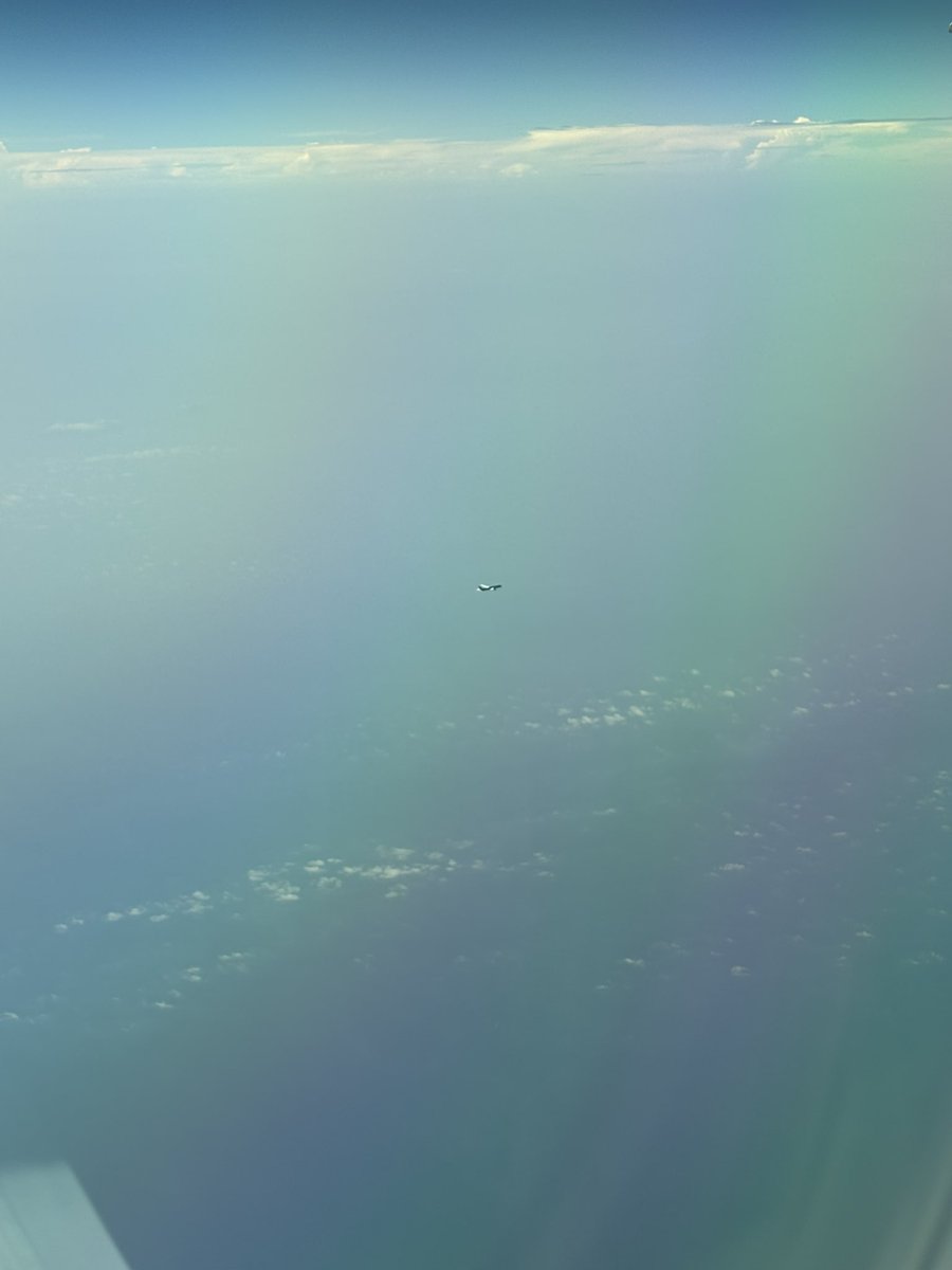 FALCO_048's tweet photo. 大陸到着🛬海外ぼっちのワールドツアー夏の陣完。しかしなんて荷物だ…普段手にできない食材、調味料、診断士1次を耐えた香ばしい靴下など…味噌もクソも一緒になってる😇

⁉️模試を申し込まねば💦AASだけはPDF対応してくれる唯一無二の優しみ溢れる予備校❤️申し込む😌

飛行機から飛行機発見。UPA🙃 https://t.co/30MdQWrM0G