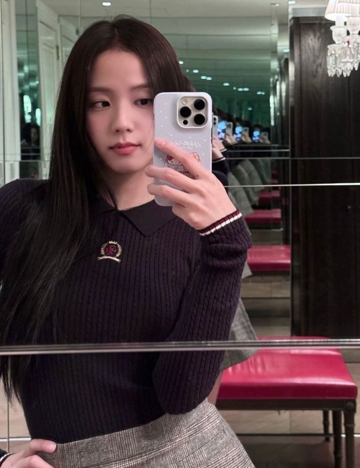 RPWORLDFESS's tweet photo. Aye! I'm looking for new people to make my timeline a little more active, have conversations with, and hopefully become friends. Leave a trace, an introduction, or a random TMI below. If we lick, I'll leave a dm and, check your following! 🤍 https://t.co/CSPR1i1Mq2