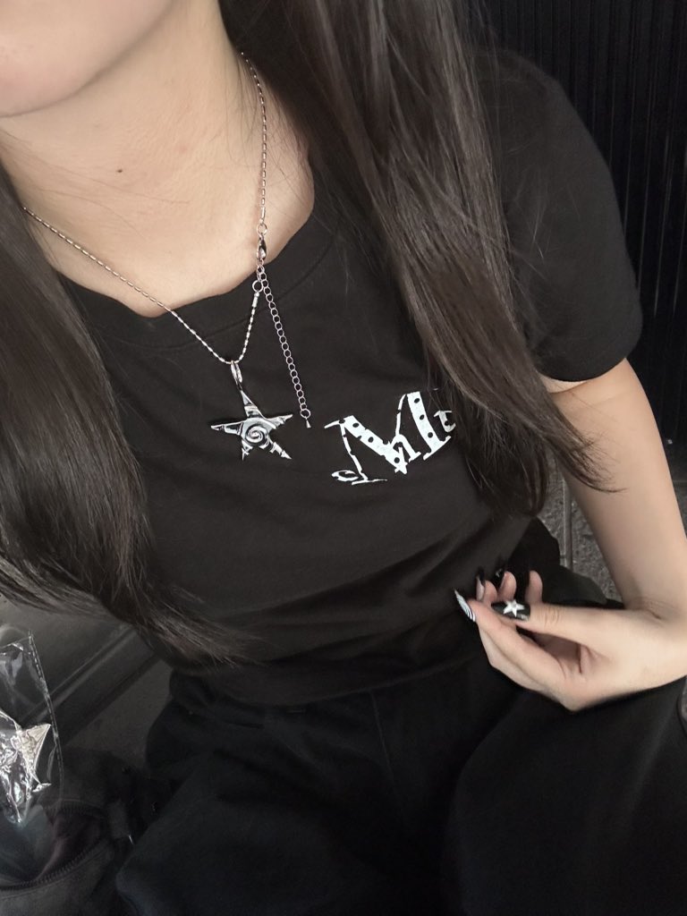 mo1qjh's tweet photo. この服装で会場います‼️ https://t.co/kTx3OBZrNk