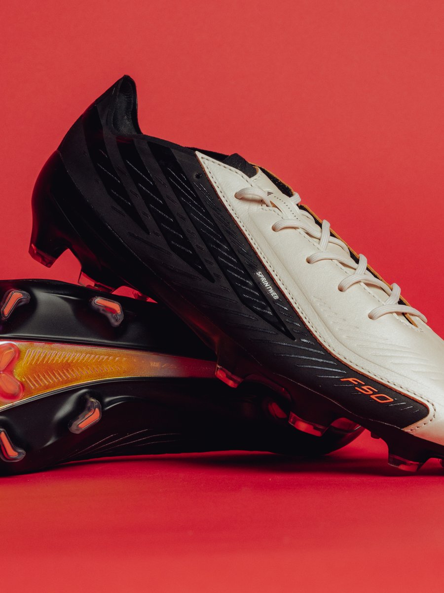 adidasJP's tweet photo. 受け継がれる伝統。進化し続けるテクノロジー。​

LEATHER TECH PACK、登場。​
8月4日(火)17時より発売開始。​

👉 https://t.co/43AZbdlVXJ https://t.co/v6eGDlL9DS