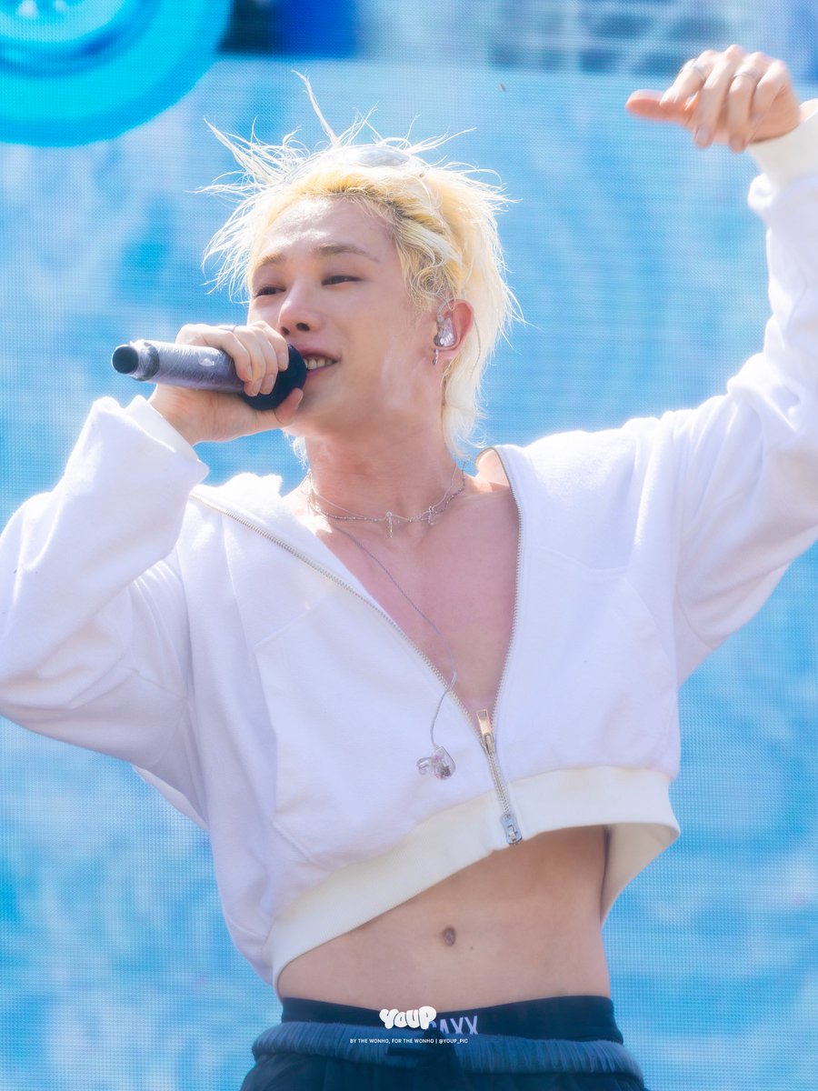 youp_pic's tweet photo. 260802 캐리비안 베이 Water Music Pool Party HQ🐰

#WONHO #원호 https://t.co/Z48ZGXLZ13