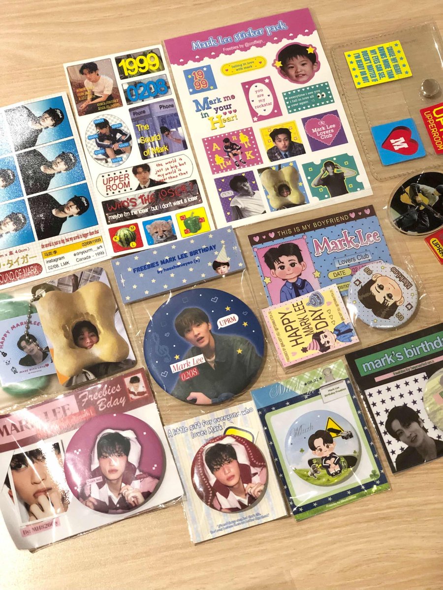 ciamieow's tweet photo. late post Mark bday cafe @remarkclub 💗 honestly had best time gathering with fellow Markfs to celebrate him 😻 tysm for making it happen and major shoutout to Markfs handing out the cutest freebies ever 🥺 y'all are sweetest 😭 @haechanieyeo @heymarkct @itsxmilktea https://t.co/SSxWMuQj42