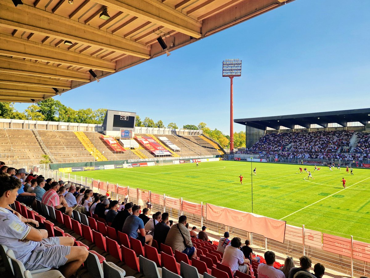 Roylovesfooty's tweet photo. The draw of playing against influencer @EliasN97's team was huge as over 5,500 spectators showed up ...

🗓️ 1/8/26
⚽️ @KFC_Uerdingen 1️⃣🆚1️⃣ @delaysports_ber
🏟️ Grotenburg-Stadion
🇩🇪 Krefeld
🎟 € 20
🏆 Friendly

#groundhopping
 #Futbology #TerraceEdition https://t.co/MJX6M4Oq2m