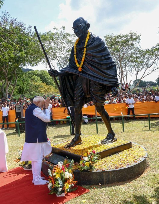SantuCongress12's tweet photo. #Navikaji...
Bolo #Bramitshah ko...
#Tooambitious honaa #Aslikabiliyathai...
I am also saying #10lakhcroresinvestments in #Bihar must be #Grounded...
Chela/chepata ko chodke #Janathakisevaa hona chahiye naa baa...
Bolo #Modiji ko....bhi...
#Janatha thai kiye...
#RSSandBJP chodne kaa...
This #Idiotic #BJPITcell dared me #2yearsback #Warningtoremove my #Xaccounts..
Bolo...#2years exactly I am back...
Agar sharam lajja hai tho...
Bramitshah ko...
Khan khol kar ke sunle bolo..
Pal pal thil thil jukhegaa nahi rukhegaaa nahi sakte ji..
Jukegaaa tho sirf #Santhkabir saheb..
Inquilab zindabad..
Jai Gandhiji jai bhim
Jai Hind
@jansuraajonline @BJP4Gujarat @AmitShah @narendramodi @BJP4Bihar @INCIndia @AICCMedia @RSSorg
Jai Kabir
Jai Jai Kabir Saheb...