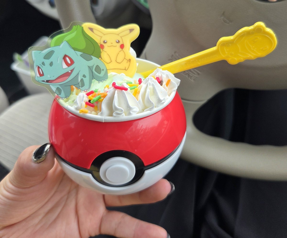 Rin_on7's tweet photo. 31ポケモンコラボGET
モロゾフピカチュウがピッタリ https://t.co/AUs52lbxOa