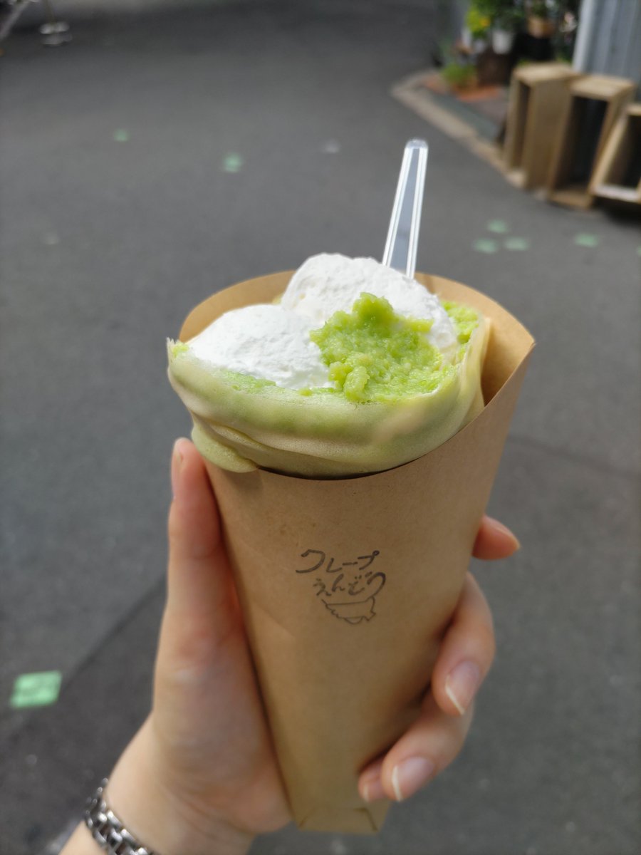 rituka310's tweet photo. ウエディングネイルチップの注文次いでに、寺田町のクレープ店行ってきた、生地パリパリ系と悩んだけど、看板商品のずんだ生クリームにした☺️ https://t.co/H5X8CQfnFm