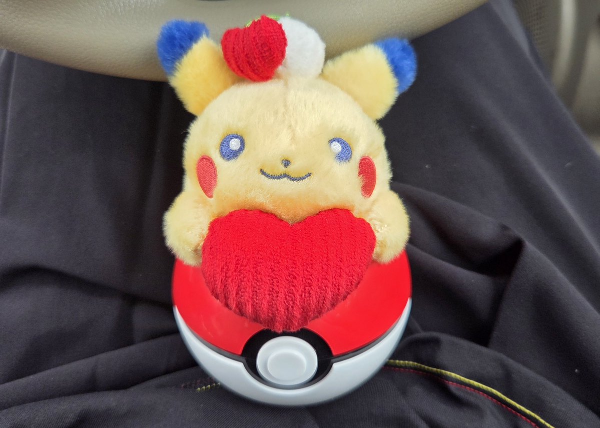 Rin_on7's tweet photo. 31ポケモンコラボGET
モロゾフピカチュウがピッタリ https://t.co/AUs52lbxOa