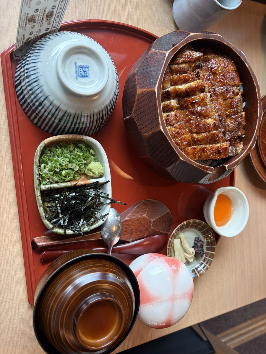 Pote_Deviluke's tweet photo. 活うなぎひつまぶし 上　-4620円
ご飯大盛り　-150円
ニューキングハナハナ　-4000円
ミスタージャグラー　-2000円
スマスロハナビ -4000円

合計 14770円 https://t.co/bEipmASGWB
