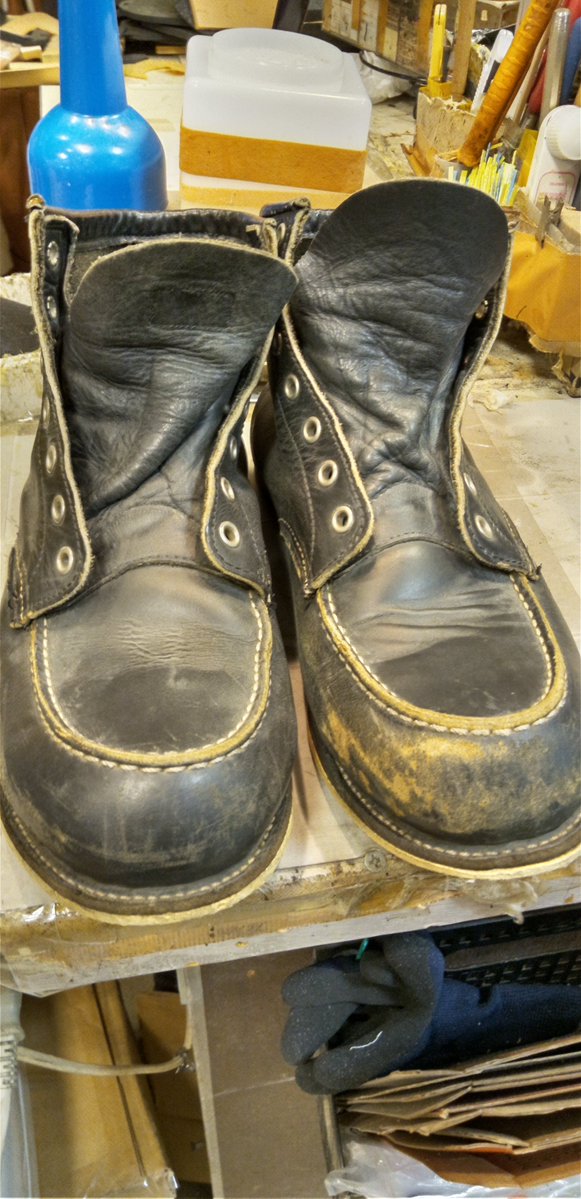 shoes_been's tweet photo. こんにちは❗
シューズショップビーンです。

レッド・ウィング修理
ビブラム#4014に交換させていただきました。
こちらのブーツが、大変身しました。 https://t.co/FlIDW88scO