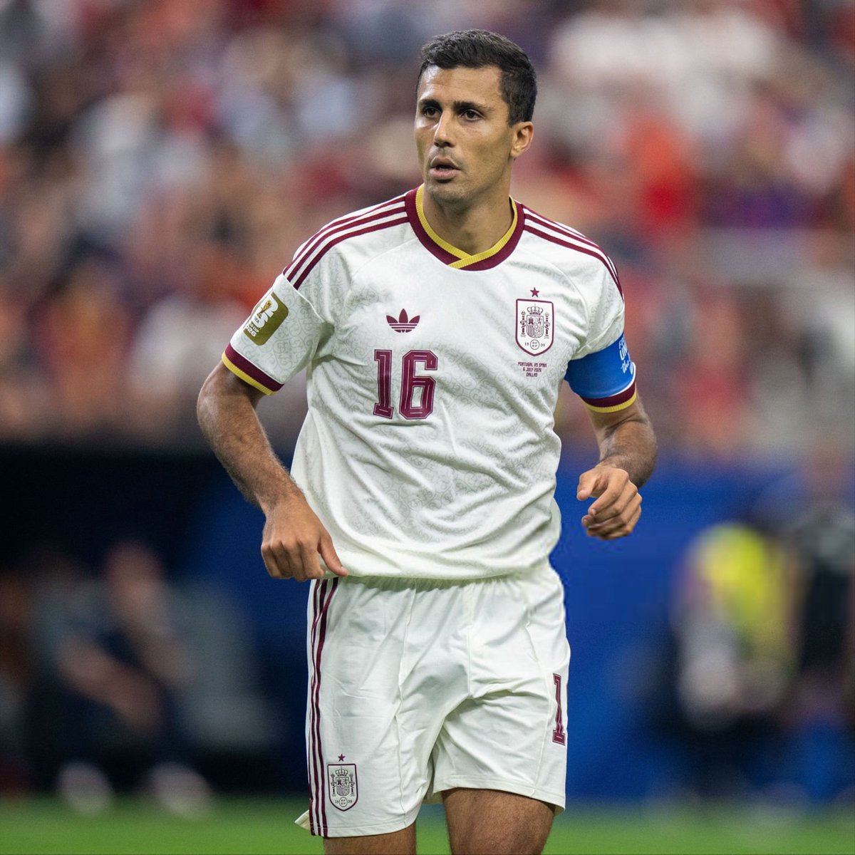 Forca_Fcb's tweet photo. AS |

رودري واضحٌ في قراره: إذا غادر مانشستر سيتي فسيكون ذلك إلى ريال مدريد فقط، إلى مدينته. https://t.co/GpogSgg3Bd