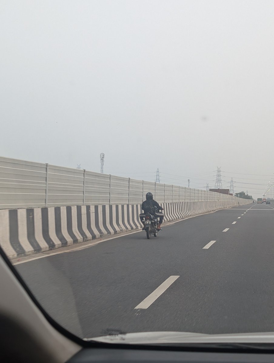 owlbywindow's tweet photo. @NHAI_Official Amazing!. Now act on bikers on various parts of Dehradun Delhi Expressway. Don't wish away your duty by saying we installed signage. Speed limit of 100 is for honest toll paying card and can't be hijacked by "chalta hai" @MORTHIndia @MORTHRoadSafety @Uppolice @dtptraffic https://t.co/iOb4mRPQEH