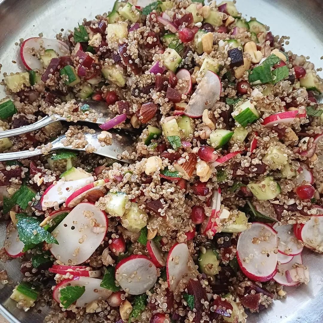 jokeboon's tweet photo. HITTEPLAN: SALADE!
Deze heerlijke quinoa amandelsalade is heerlijk op warme dagen zoals vandaag! Makkelijk te maken, zodat jij cool blijft! Mijn kookcolumn en recept van @studiophilippi vandaag in @trouw
#kookmetjokeboon #kookcolumn #saladdays #quinoa #recipe https://t.co/So2SryAHAP