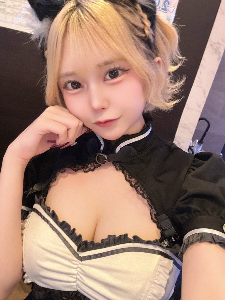 yuripi2222's tweet photo. 21歳ば・く・にゅ・う♡
 #コンカフェ  #歌舞伎町  #池袋  #かわいい https://t.co/FC5RwjZHjZ