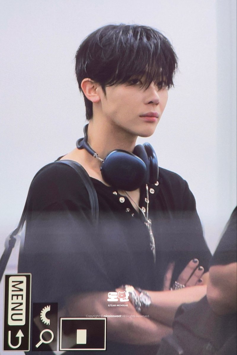 CometCrashNCEJ's tweet photo. 왼의품격 https://t.co/TrEaik7HTX