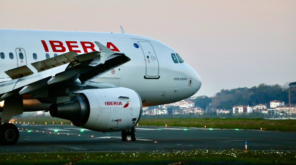 DonostiAir's tweet photo. Egun On! Buenos Días!
MARTES
0️⃣4️⃣ de Agosto de 2026
•
#MADRID
op @Iberia 🛫 3 🛬 3
#BARCELONA
op @vueling 🛫 2 🛬 2
#GLASGOW
op @British_Airways 🛫 1 🛬 1
#MAHON
op @volotea 🛫 1 🛬 1
•••• https://t.co/rxBmnCTusm