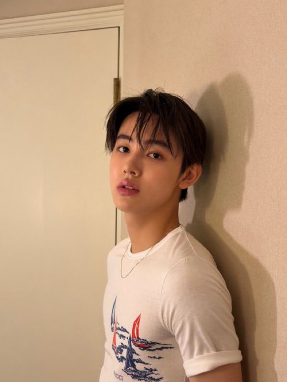 khyeoneon's tweet photo. pretty 🥹💖 https://t.co/CHf8CH4Afo