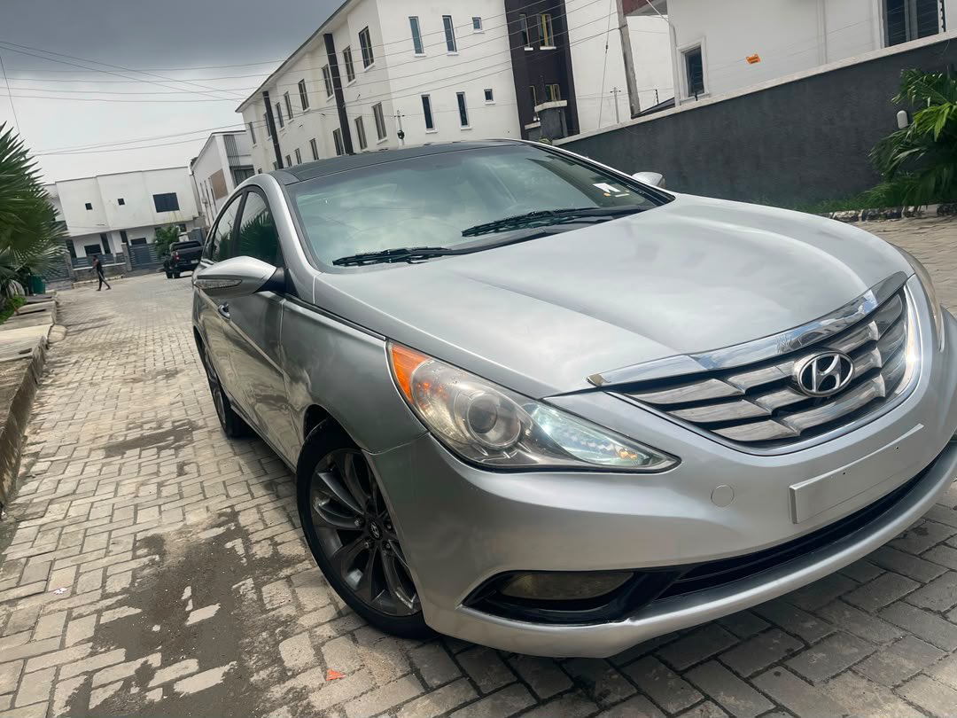 XcessCars's tweet photo. Distress Distress 🔥

Hyundai sonata 2013
Price…. 6m to owner settlement 400k
Location Lekki 
     NOTE
CAME IN 2024 of October 
First body pan
Double panoramic roof 
Fullest option 
The owner needs money urgently 
Engine ✅💯
AC ✅💯
Gear ✅💯 https://t.co/om36bnFTCy