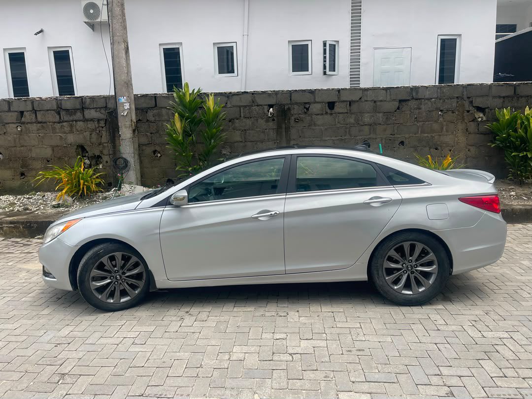 XcessCars's tweet photo. Distress Distress 🔥

Hyundai sonata 2013
Price…. 6m to owner settlement 400k
Location Lekki 
     NOTE
CAME IN 2024 of October 
First body pan
Double panoramic roof 
Fullest option 
The owner needs money urgently 
Engine ✅💯
AC ✅💯
Gear ✅💯 https://t.co/om36bnFTCy