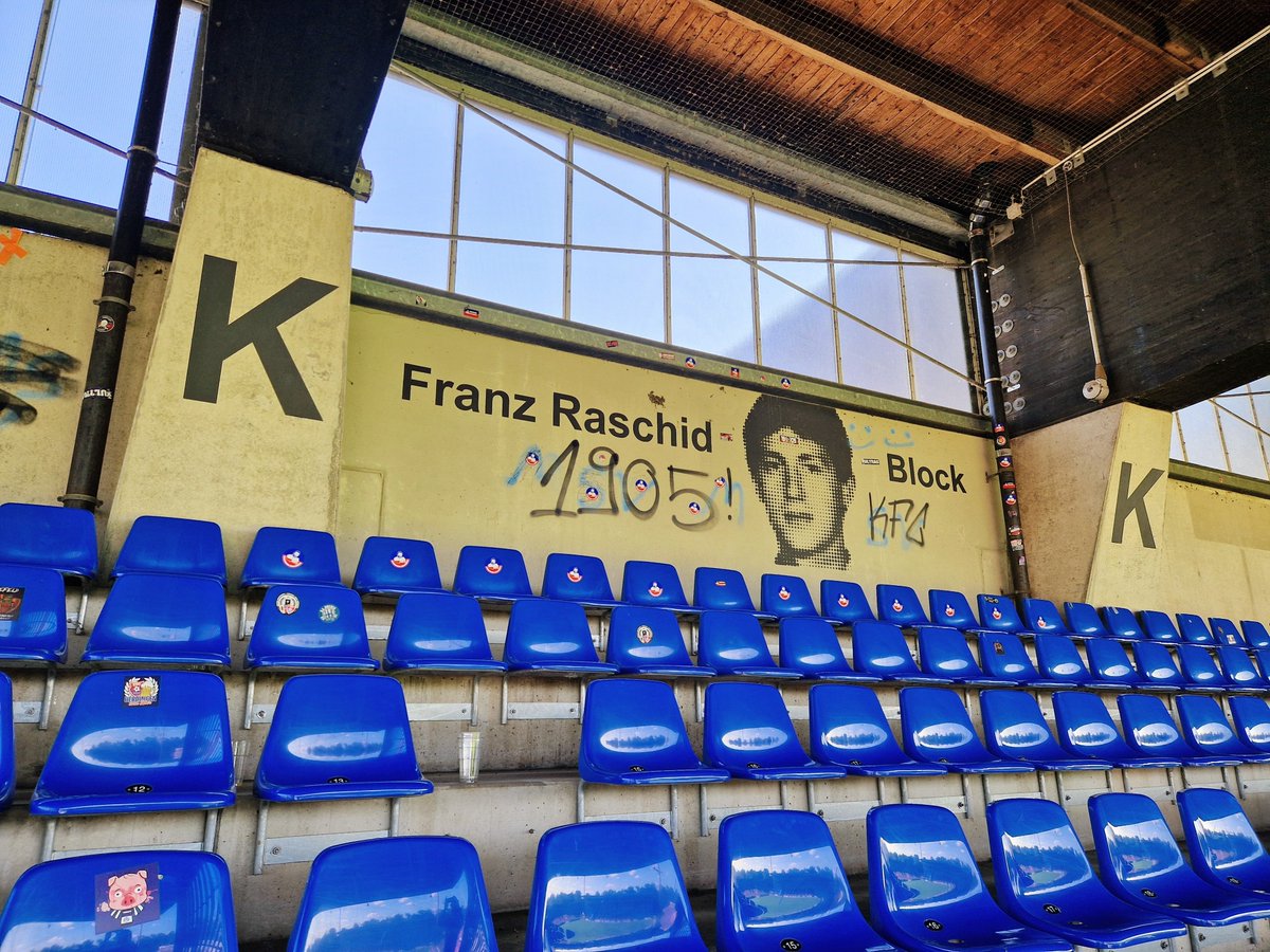 Roylovesfooty's tweet photo. @EliasN97 @KFC_Uerdingen @delaysports_ber ... at Grotenburg-Stadion. A wonderful ground with lots of history, and which has had some renovations done. Not the best end-of-season match from Uerdingen's side as they only managed to draw against a team playing 2 tiers below them. 

#groundhopping
 #Futbology #TerraceEdition https://t.co/cAAhdenslt