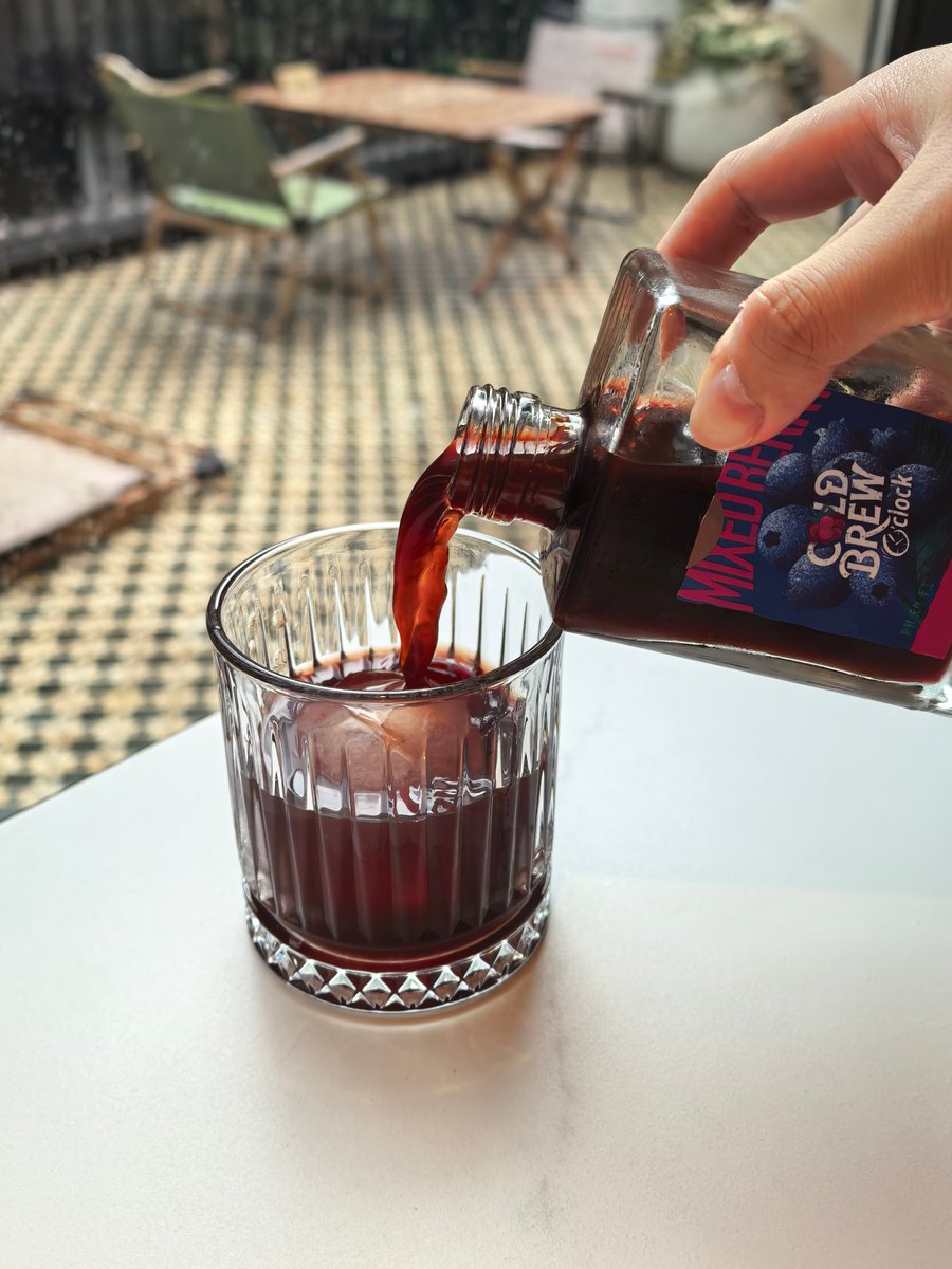 Windy1129699's tweet photo. [This fresh wild blueberry jam is pure summer in a jar—no added sugar, just plump sun-ripened berries with a tangy, sweet kick that works on toast, yogurt, even cheese boards! Tried 3 brands this week and this one’s a keeper ]， https://t.co/Olc1JjoS66