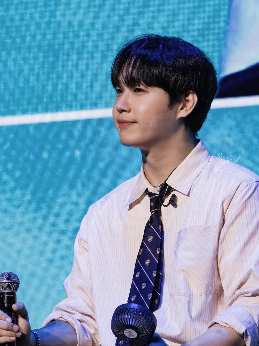 e_bay_h's tweet photo. [HQ] 260802 상하이 팬미팅
BTOB Fanmeeting in Shanghai

평생 볼살 지켜줄겝…🥹🤏🏻

@BTOB_IMHYUNSIK 
#BTOB #비투비 
#임현식 #현식 #LIMHYUNSIK https://t.co/nNO7z7fo0Z