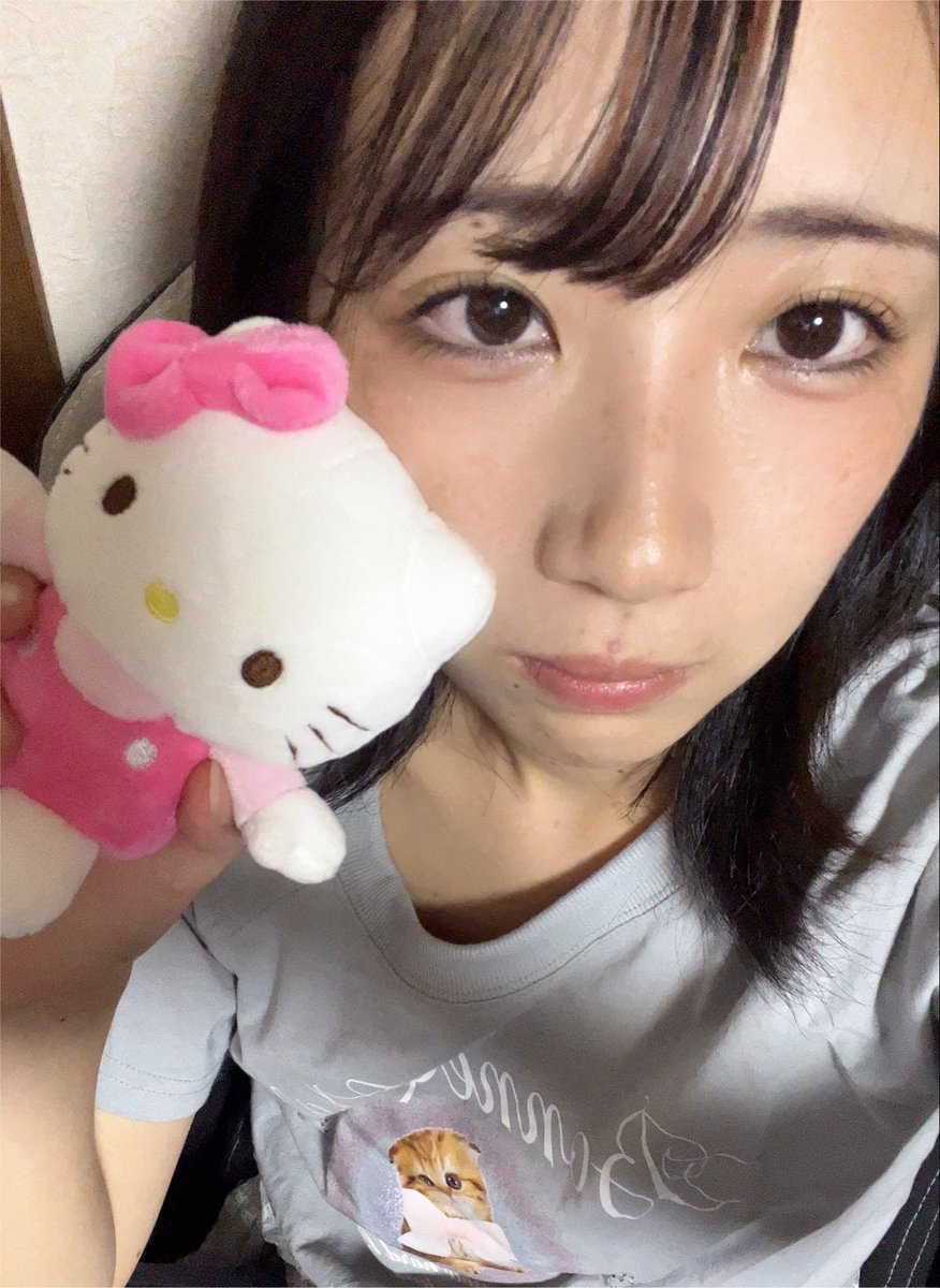 wieee_rin's tweet photo. なんかキティさんもらった！！シェイカーらしくてシャカシャカ鳴ってかわいい https://t.co/0tHzb0kkuJ