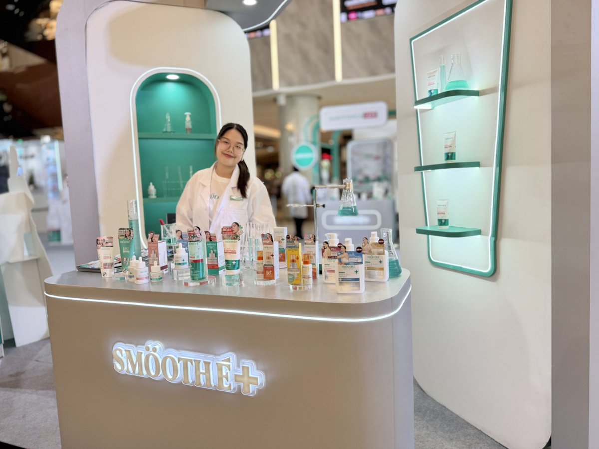 SmoothEThailand's tweet photo. 📍วันนี้ตรวจสภาพผิวฟรี พร้อมกิจกรรมอีกเพียบที่บูธ Smooth E ณ Central Park ชั้น G

LINGORM PRESENTER SMOOTHE
#LingOrmxSmoothE_FIERCESKIN https://t.co/ajR8krHA4c