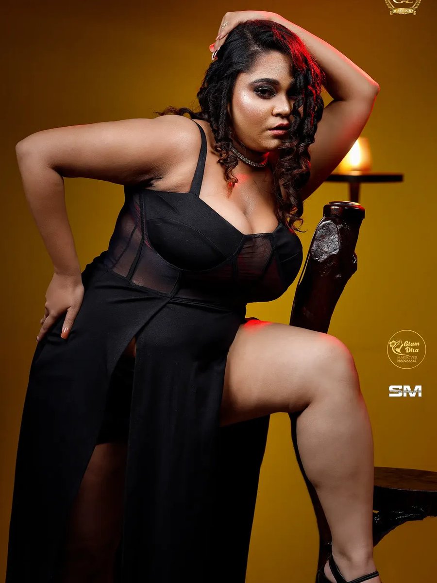 indianmodewub8's tweet photo. black beauty #Photoshoot #LuxuryStyle #IndianFashion #WomenWithStyle #OOTD #InstaStyle #ExplorePage #TrendingNow #VogueInspired #ChicStyle #PhotoOfTheDay #ReelsInstagram #FashionGram https://t.co/OhfzVKqboU