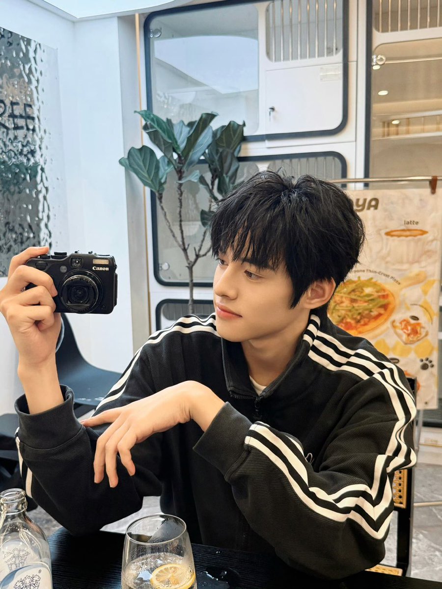 only_hao_'s tweet photo. 제 강아지 소개합니다✨

#赵鹏皓 #조붕호 #ZhaoPengHao https://t.co/DvAKQqdSbX