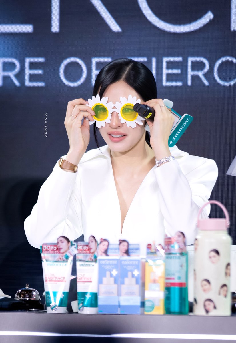 Koiiz9's tweet photo. เมะบ๊องๆ😂

LINGORM PRESENTER SMOOTHE
#LingOrmxSmoothE_FIERCESKIN
#Linglingkwong #หลิงหลิงคอง https://t.co/sU61SRFfNA