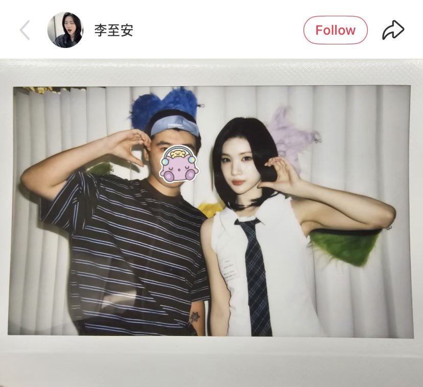 juunhype's tweet photo. JUUN FOTO SAMA FANBOY : 🙂
JUUN FOTO SAMA FANGIRL KK NTIK MAHADAHSYAT MANTAP : ☺️😍😌😗🫶🏻

LIAT GESTURE BADANNYA DI DEKETIN, MEPET BANGET MANA CENTIL YA ELAH BRONDONG😭 https://t.co/1jpDuzNNic
