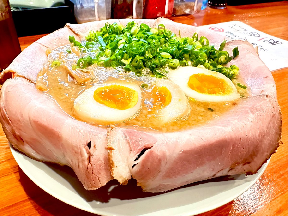 777eikt777's tweet photo. 博多一路、18時より開店いたします！極上の豚骨らーめんを用意してお待ちしております！スタッフ一同(^^) https://t.co/K4NdGixomQ