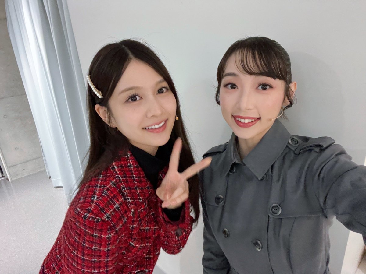 Seira_1219_'s tweet photo. ミュージカル愛の不時着🪂ふりかえり📸

お次はソ・ダン役🎻中村麗乃ちゃん！

オープニングの赤いお衣装が可愛くて好きなのでこれで撮ってもらいました❤️
劇中ではダンちゃんのお友達として意味のないお茶会をした仲ですが🤭裏でも美味しいもの一緒に食べたりガチャガチャ行ったりでした💕#愛の不時着 https://t.co/7inuICKuxM
