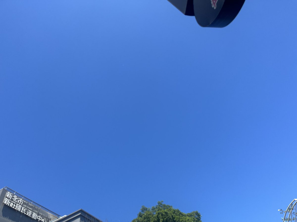 rain20241031's tweet photo. 海闊天空
萬里無雲

又是開心的一天 https://t.co/H38AIXviwH