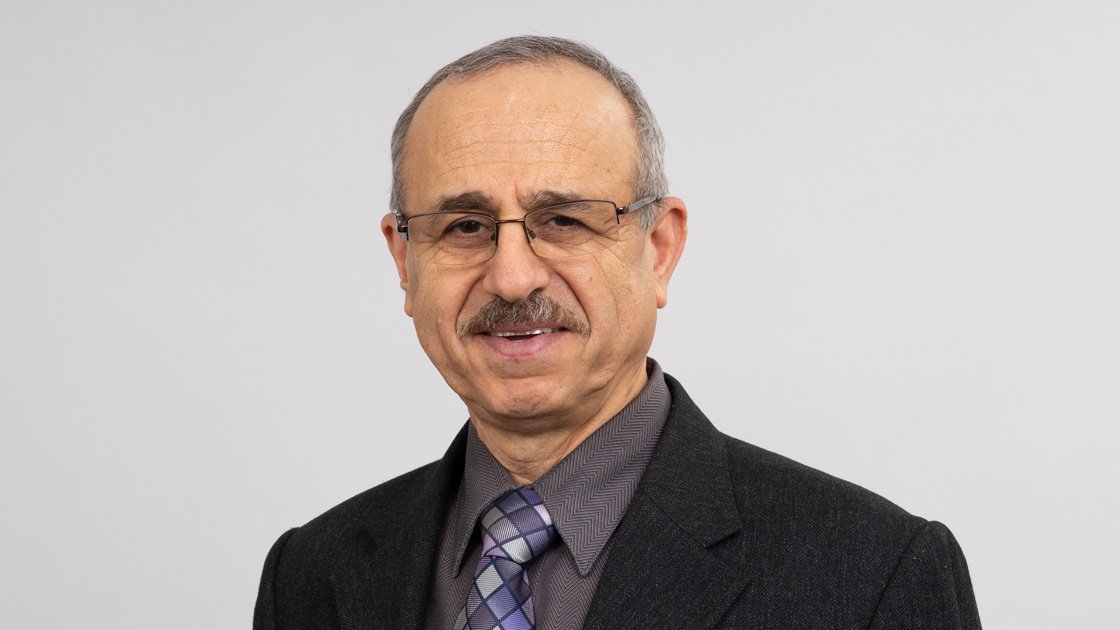 DeenRatio's tweet photo. Dr. Daniel Shayesteh was an Islamic fundamentalist leader and teacher of Islamic philosophy who encountered Christ and converted to Christianity.

He was raised a devout Muslim, became a Qur’an reciter at just nine, studied Islamic philosophy, and helped build Iran’s Islamic Revolution under Ayatollah Khomeini.

But after seeing the system from inside, he became deeply disillusioned. He was arrested, sentenced to death, and eventually escaped to Turkey.

He later founded Exodus From Darkness in 2000 to teach Christians how to engage Muslims and share his testimony.

The strongest critics of Islam are those who once knew it from the inside.
