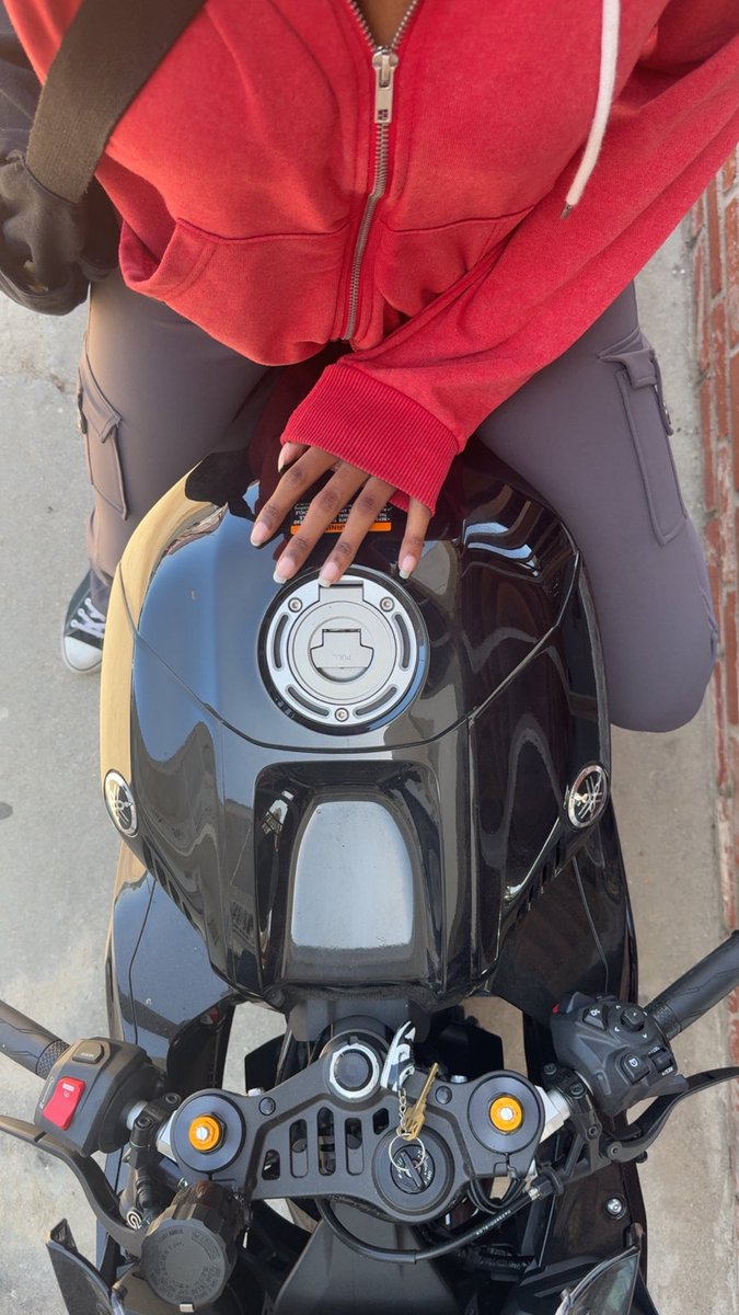 _bbygamer's tweet photo. I love my new lamp 💝 https://t.co/esTI8LsocG