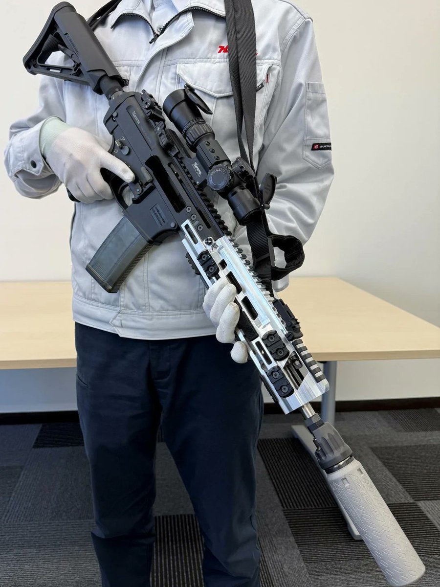 DocStrangelove2's tweet photo. A Japanese Howa Type 20, which is overall becoming the new rifle for the JGSDF. https://t.co/swntCihKGY