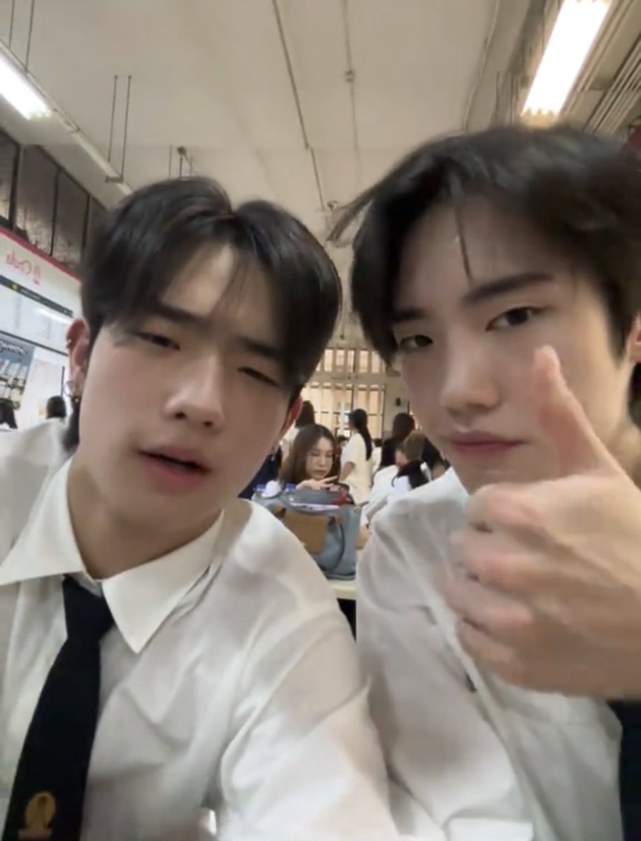 babyindec's tweet photo. พี่ปีหนึ่งหล่อมากกก 🫨🫨 https://t.co/9cwLafNiSz