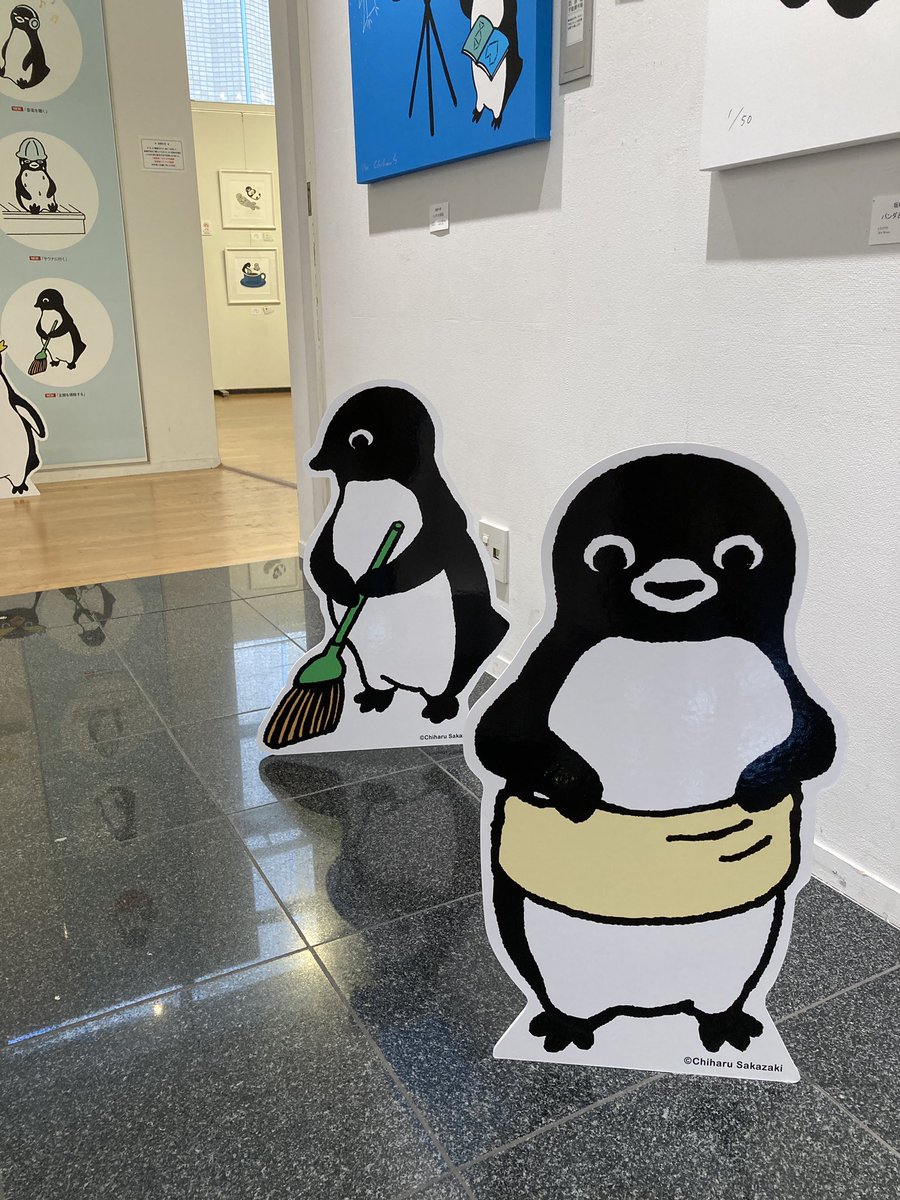 sure_plays_a_me's tweet photo. 等身大？のペンギンパネルがかわいかった！（欲しい）
#ハピネスペンギン展 https://t.co/Ic7lYbcW65